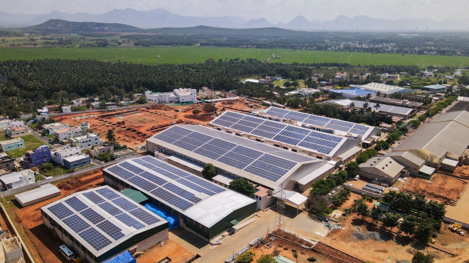 Which-Type-Of-Solar-Panel-Is-Best-For-Commercial-Use